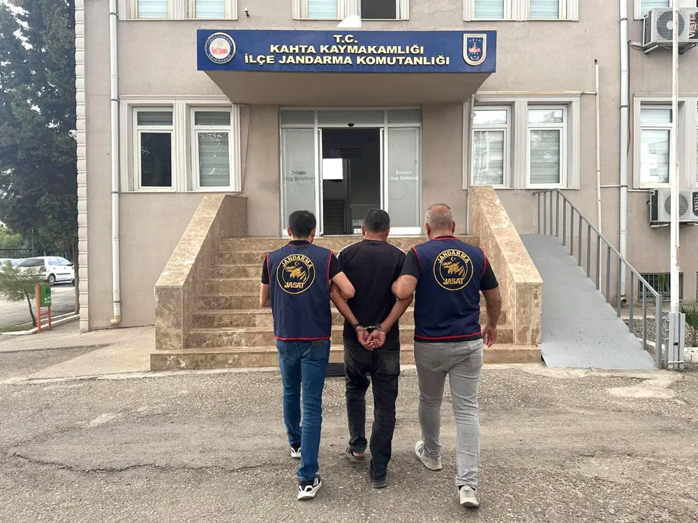 “ARANAN ŞAHIS JANDARMA OPERSAYONU İLE YAKALANDI”