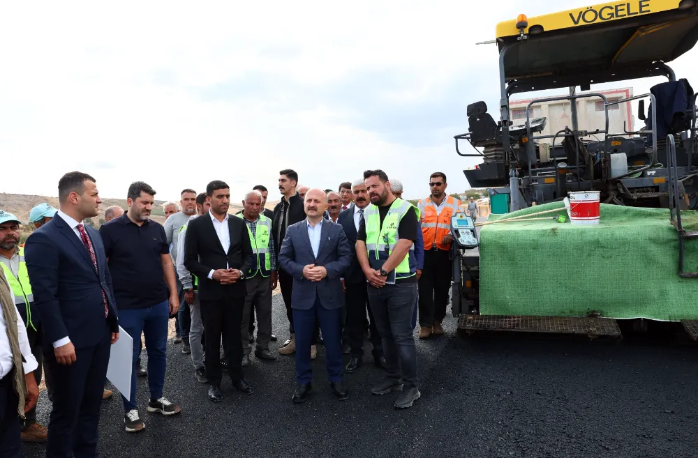 Köylerimizde İlk Defa Sıcak Asfalt Dönemi Başladı.