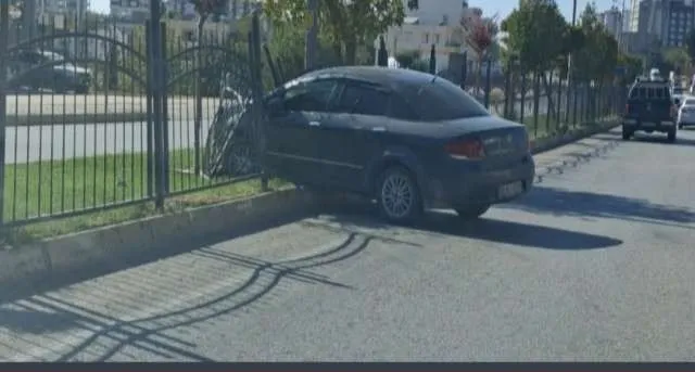 Otomobil Orta Refüje Çıktı