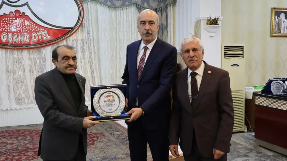 Besni Ekspres Gazetesi’ne Mesleğe Gösterdiği Özen ve Hassasiyet Ödülü