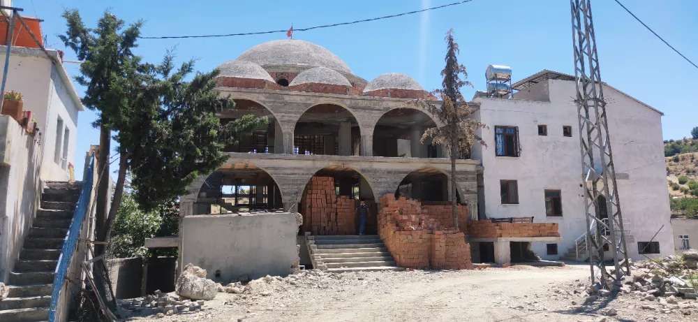 Cami inşaatı durdu 