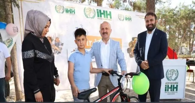 309 Yetim Çocuğa Bisiklet Hediyesi