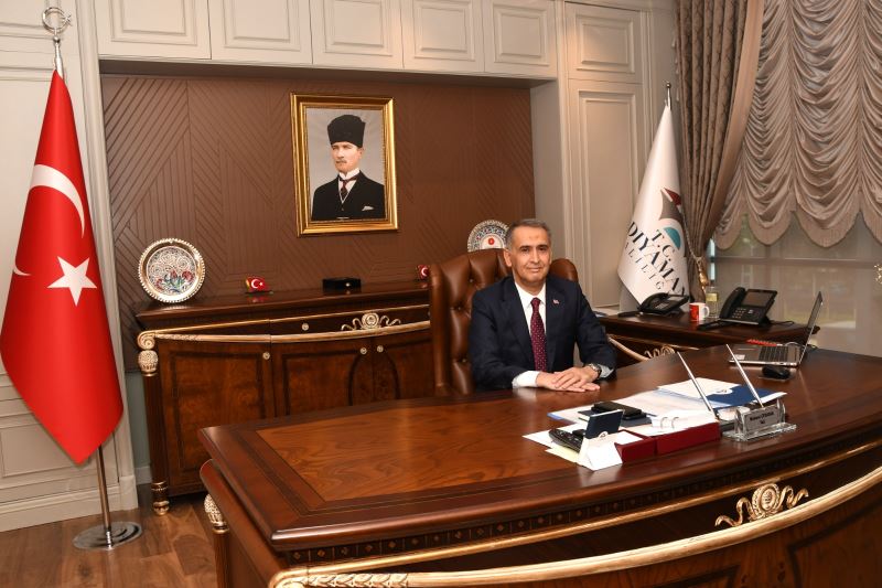 ÇUHADAR’IN “24 KASIM ÖĞRETMENLER GÜNÜ” MESAJI